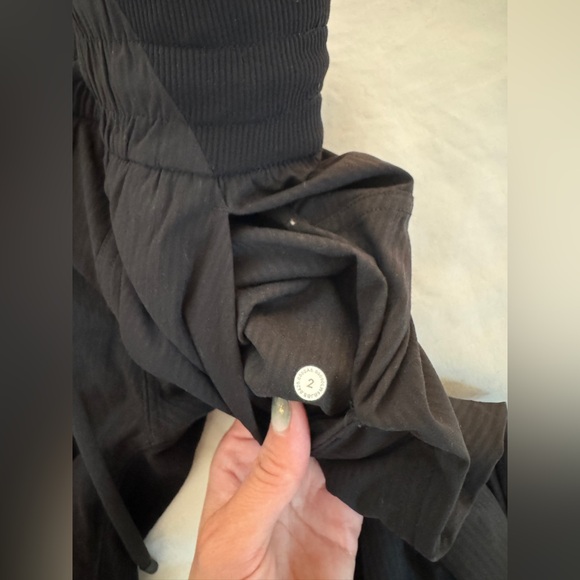 Lululemon Beyond the Studio Crop black stripe 2 - Picture 7 of 9